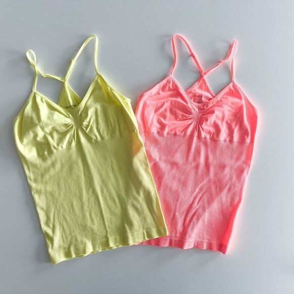 No boundaries // sports tanks // size L/XL // EUC - Picture 1 of 6